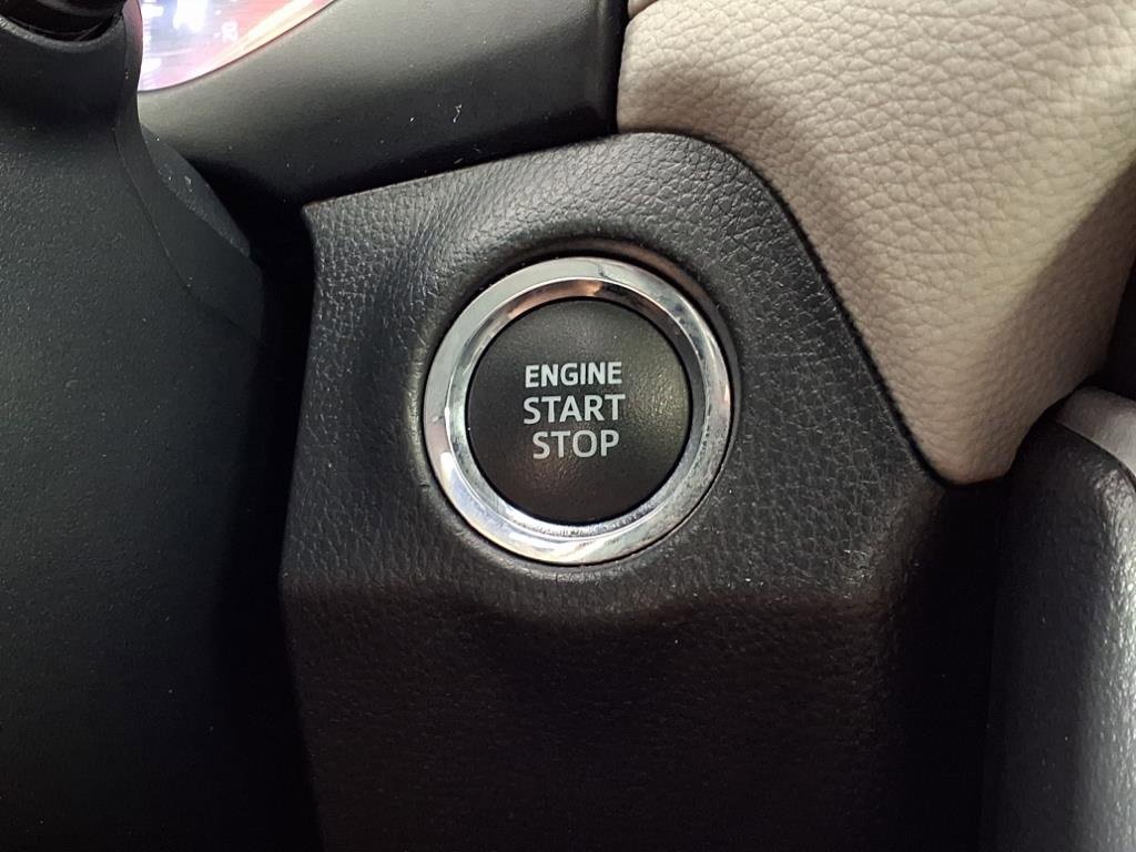 2021 Toyota RAV4 XLE photo 5