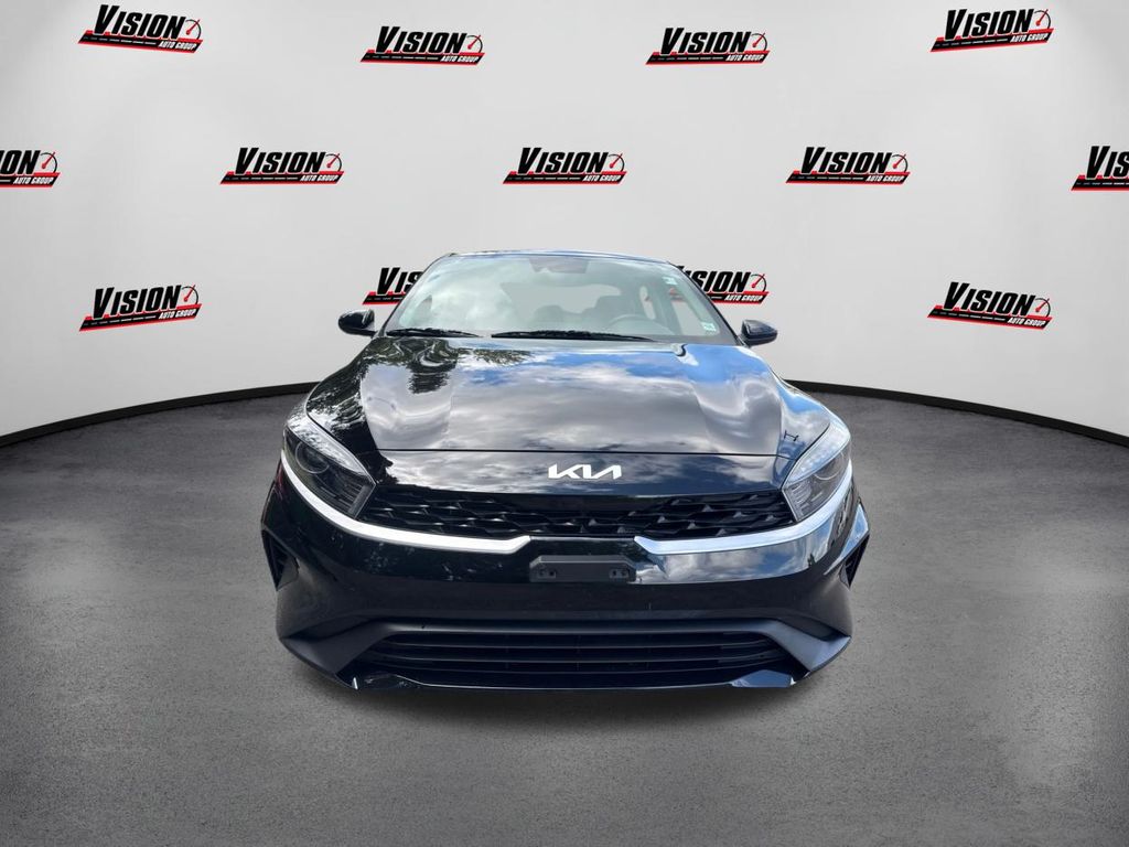 2023 Kia Forte LXS photo 2
