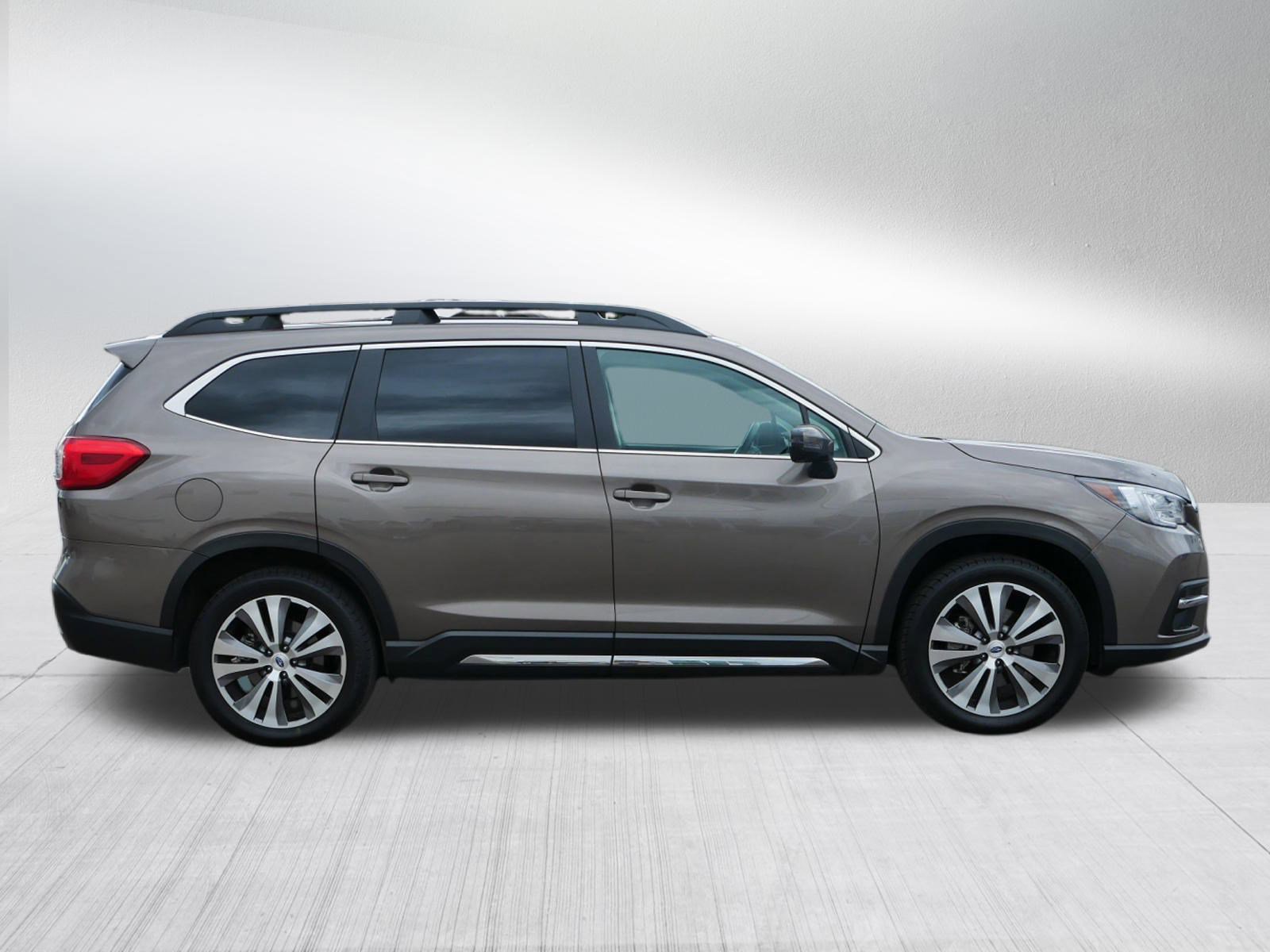 2022 Subaru Ascent Limited photo 8