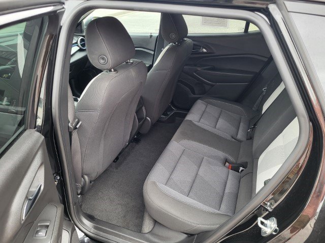 2025 Chevrolet Trax LS photo 11
