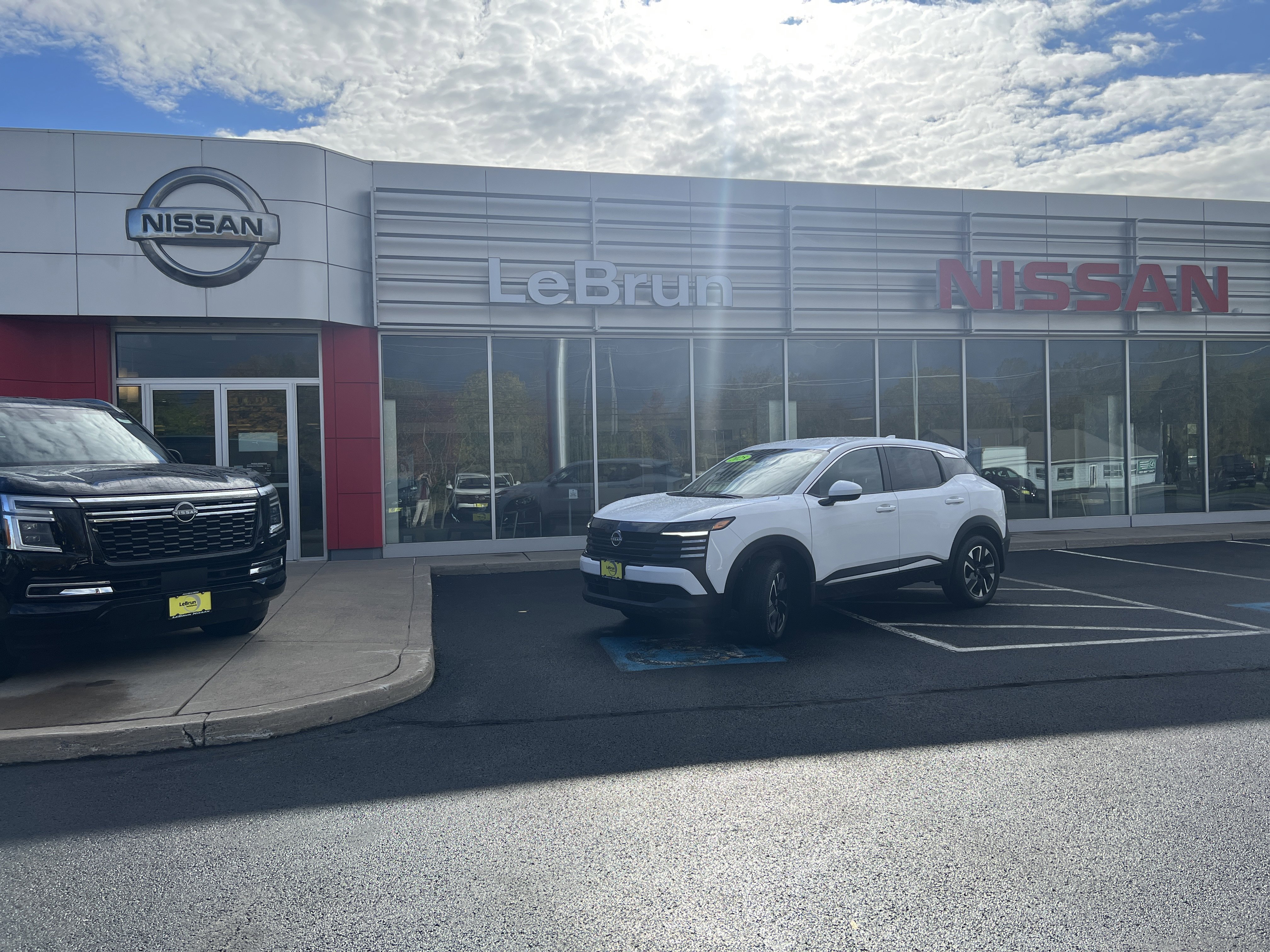 2025 Nissan Kicks SV AWD's photo