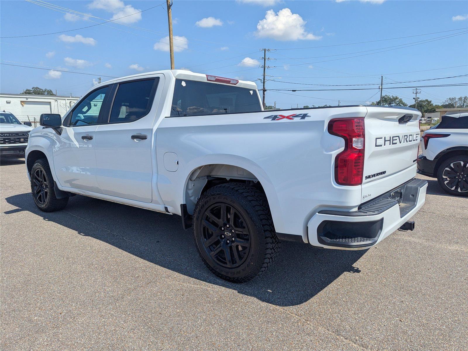 2022 Chevrolet Silverado 1500 Custom photo 3
