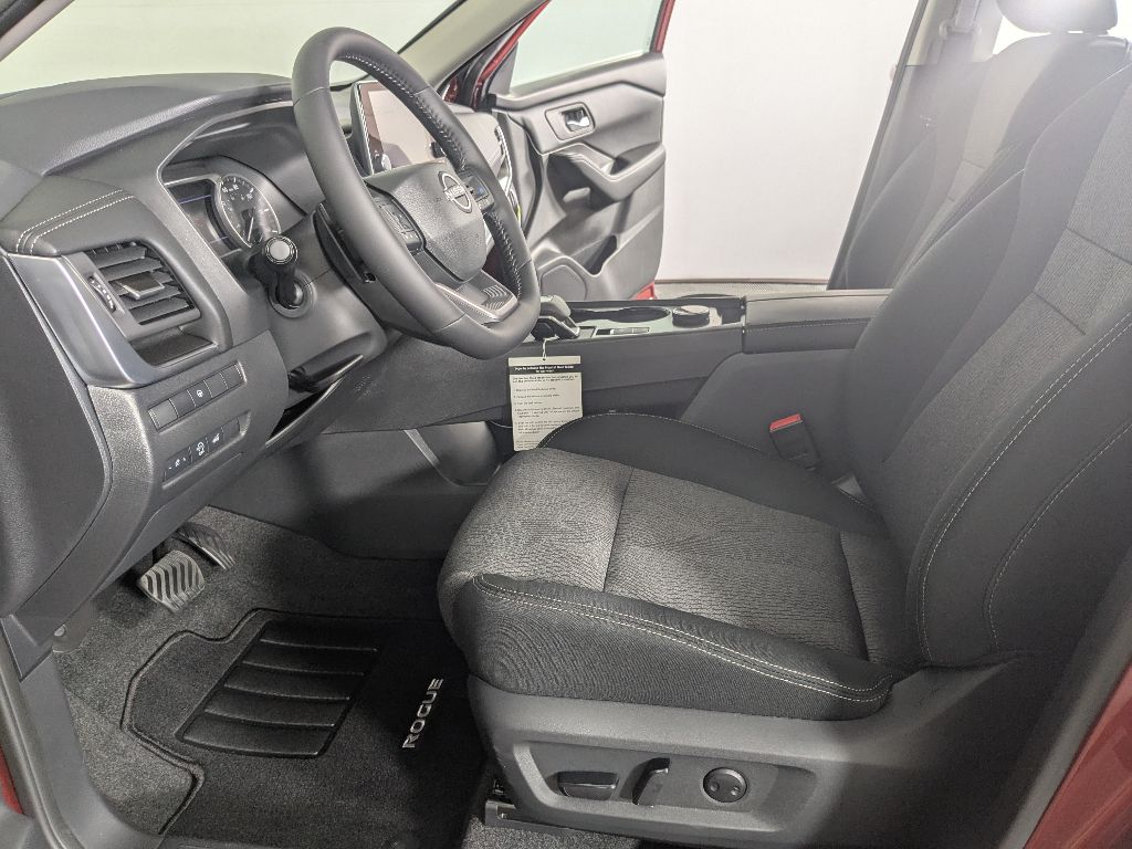 2026 Nissan Rogue SV photo 9