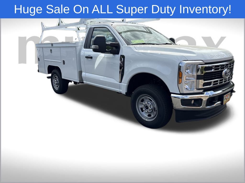 2025 Ford F-350 Super Duty Chassis Cab XLT's photo