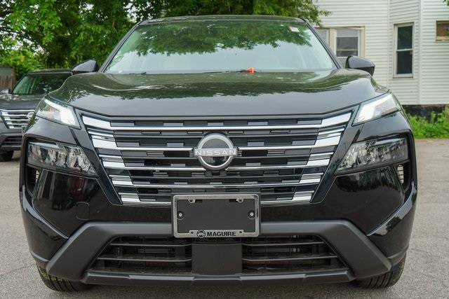 2025 Nissan Rogue SV photo 3