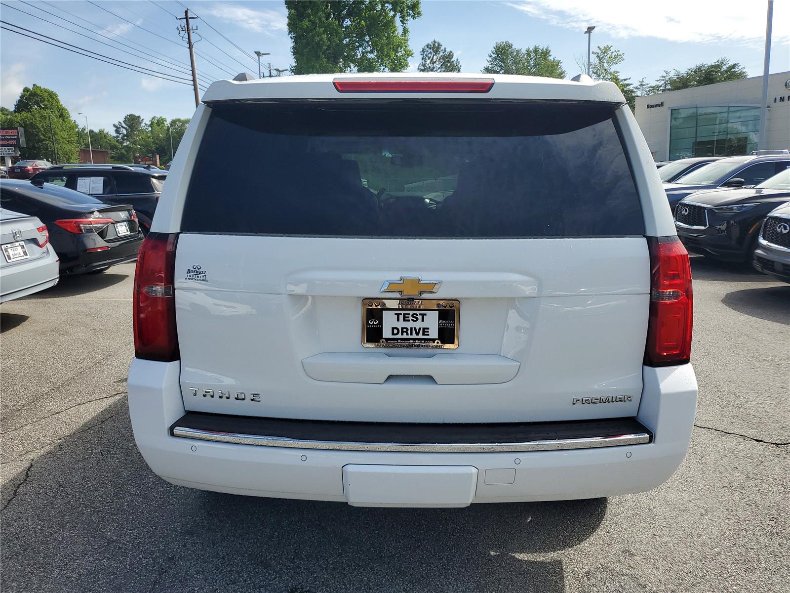 2020 Chevrolet Tahoe Premier photo 2
