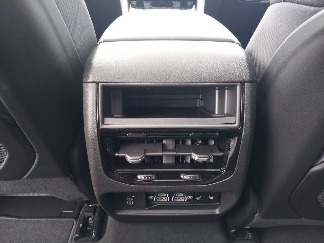 2025 Jeep Grand Cherokee Limited photo 6