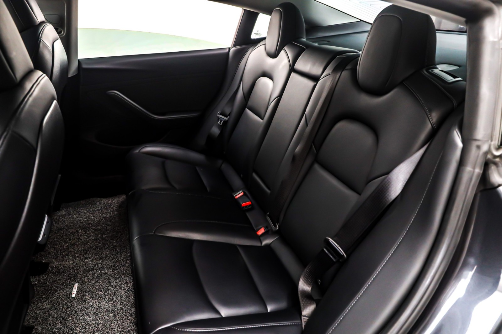 2019 Tesla Model 3 Standard Range Plus photo 4