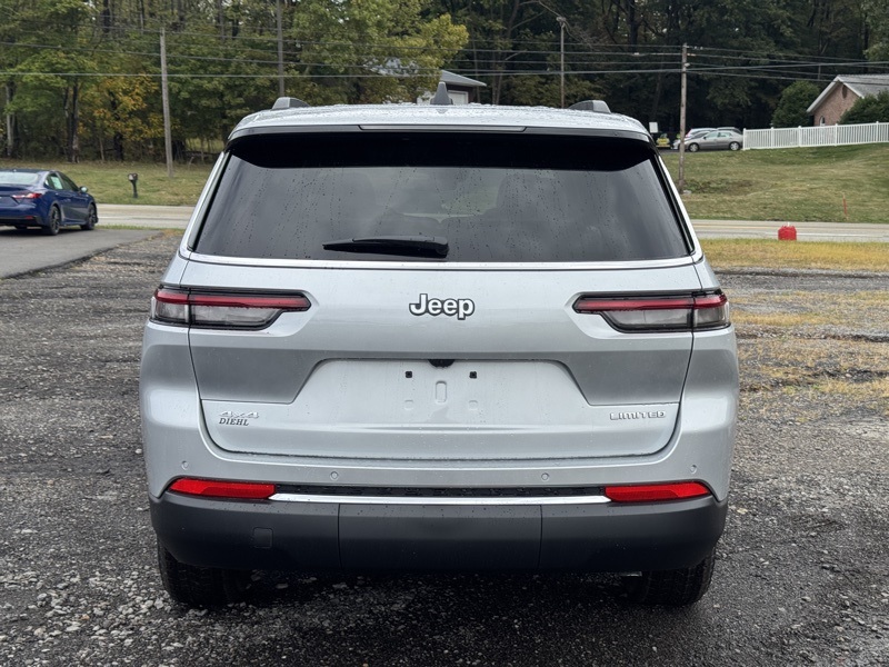 2025 Jeep Grand Cherokee Limited photo 3