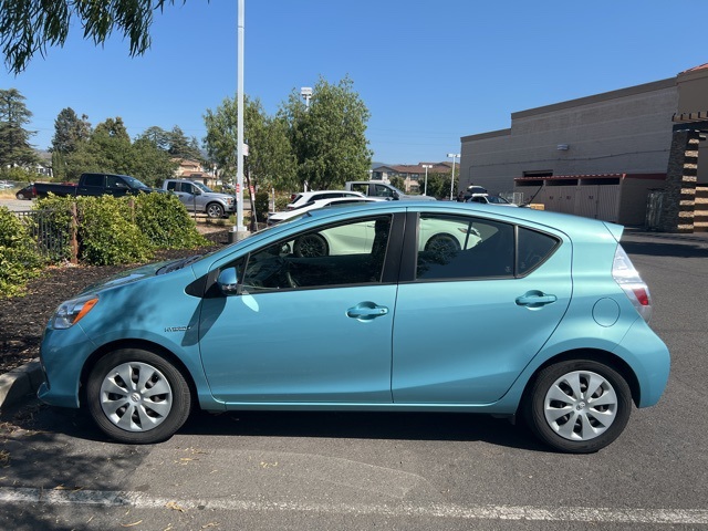 2013 Toyota Prius C Two photo 2