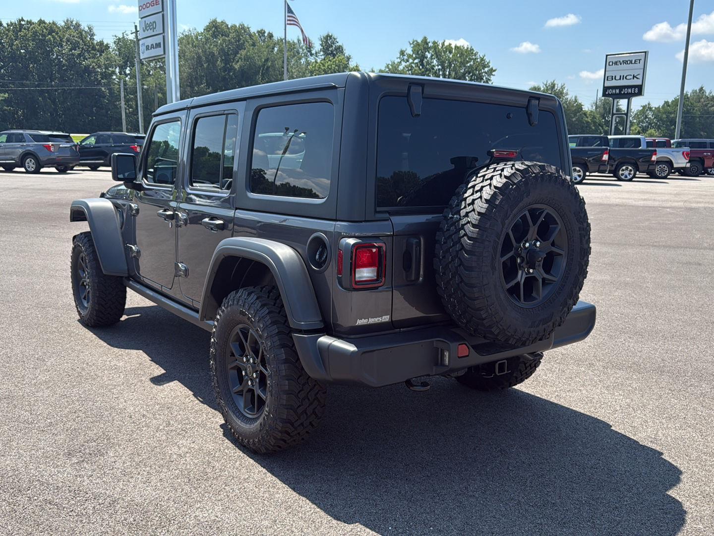 2025 Jeep Wrangler Willys photo 12