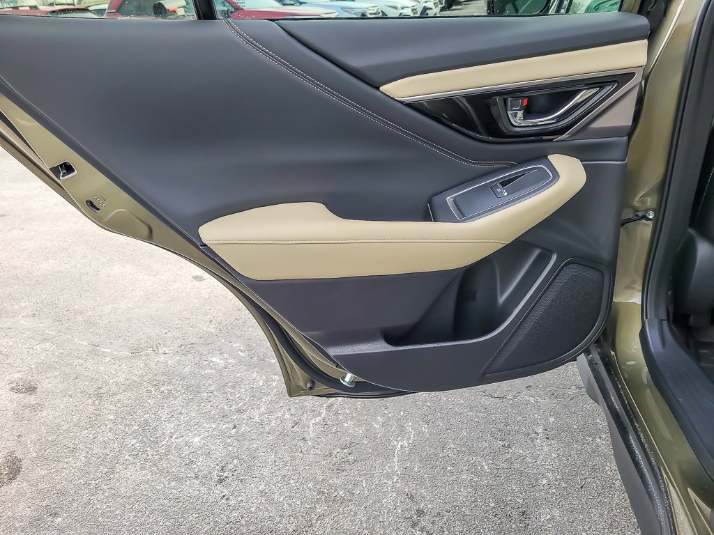 2025 SUBARU OUTBACK - Image 18