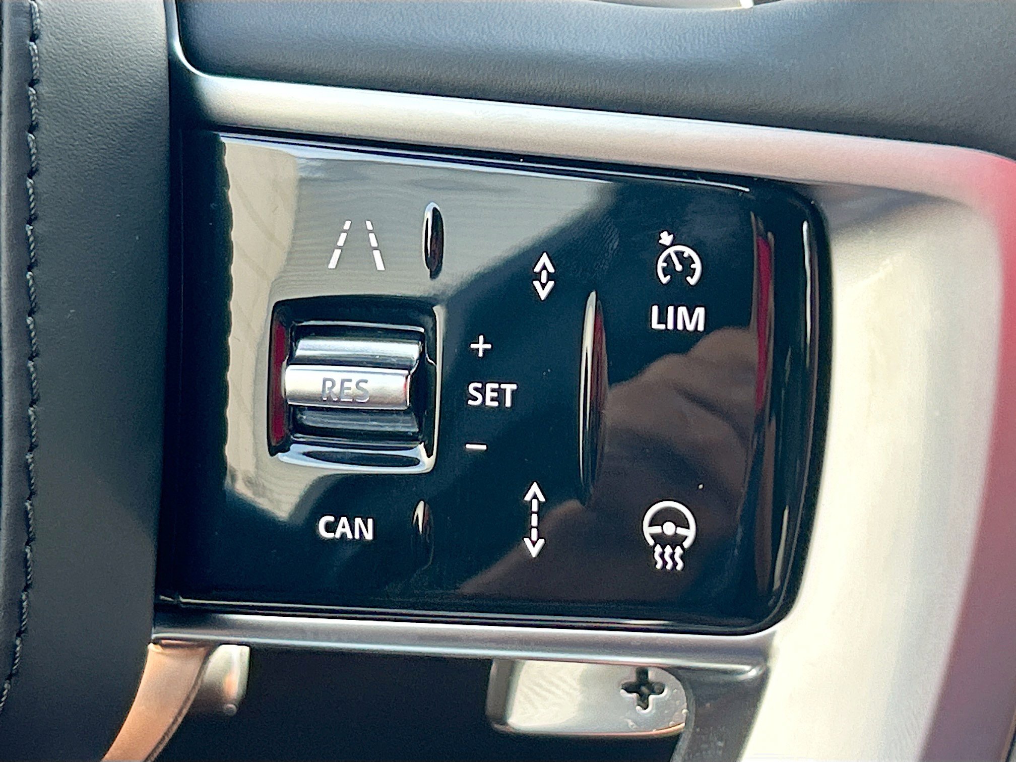 2025 Land Rover Range Rover SE photo 29