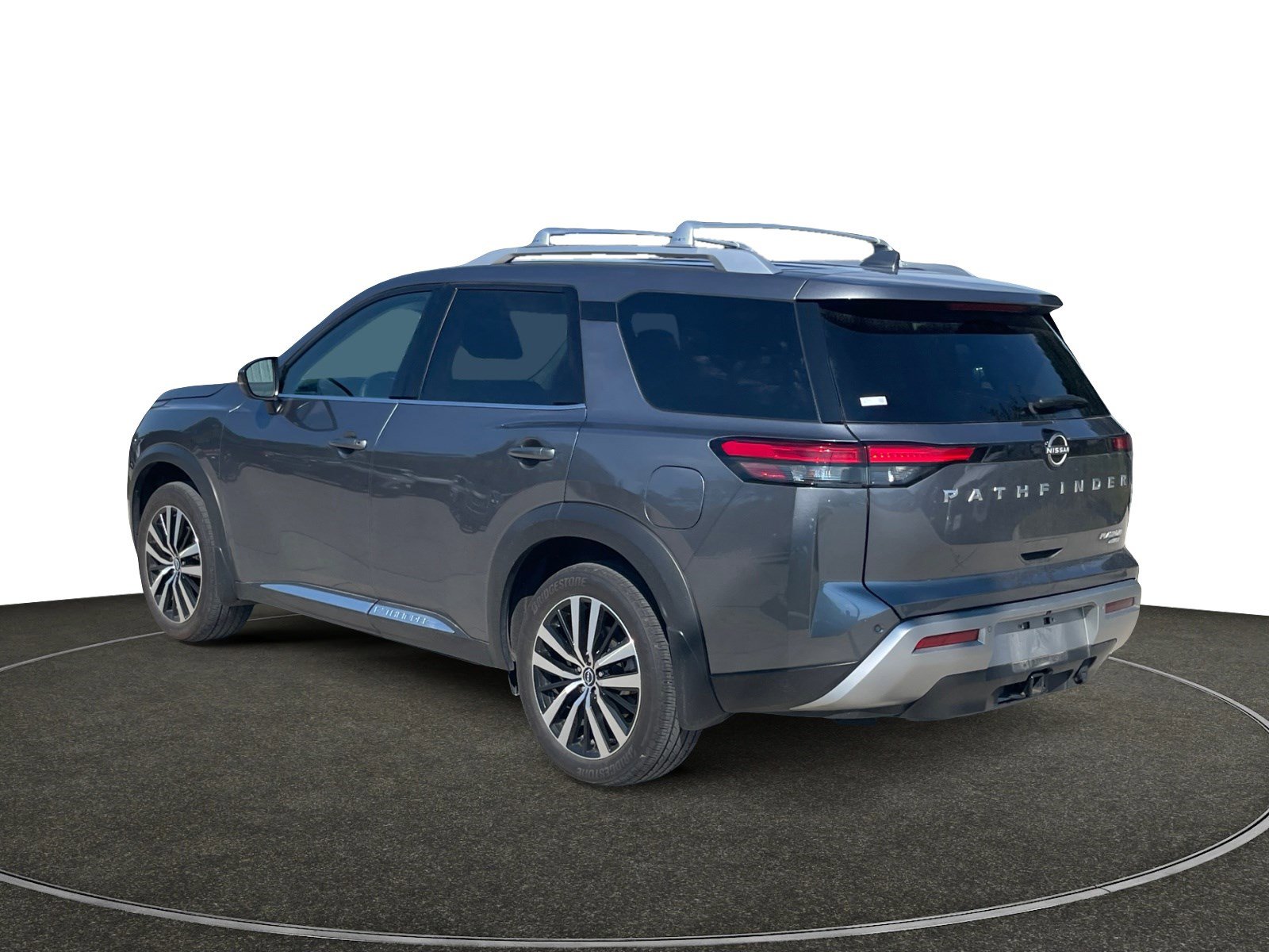 2024 Nissan Pathfinder Platinum photo 2