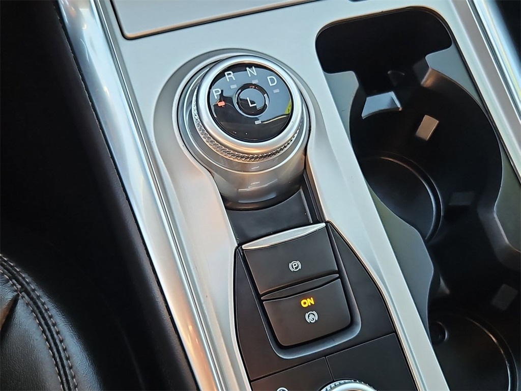 2024 Ford Explorer XLT photo 17
