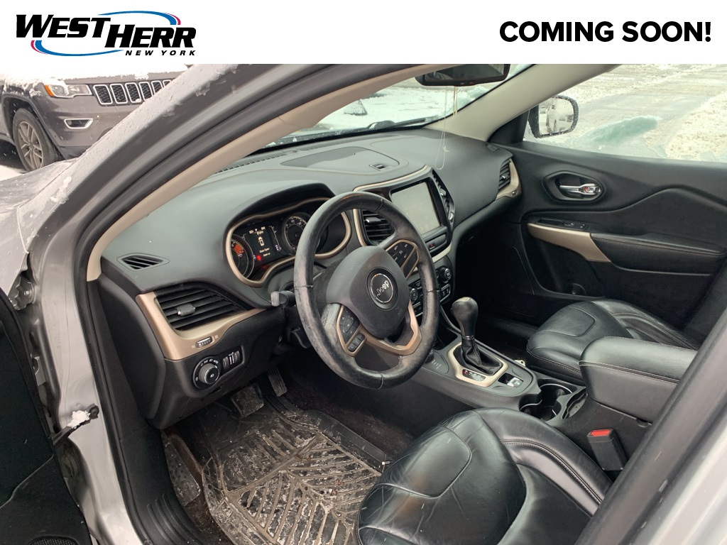 Image of Pre-Owned 2017 Jeep Cherokee Latitude