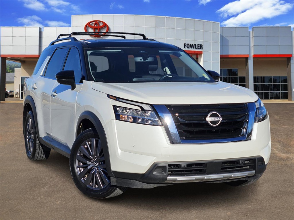 2023 Nissan Pathfinder SL