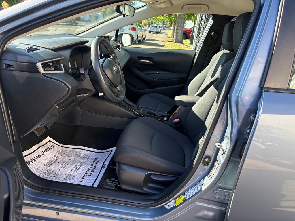 2021 Toyota Corolla LE photo 15