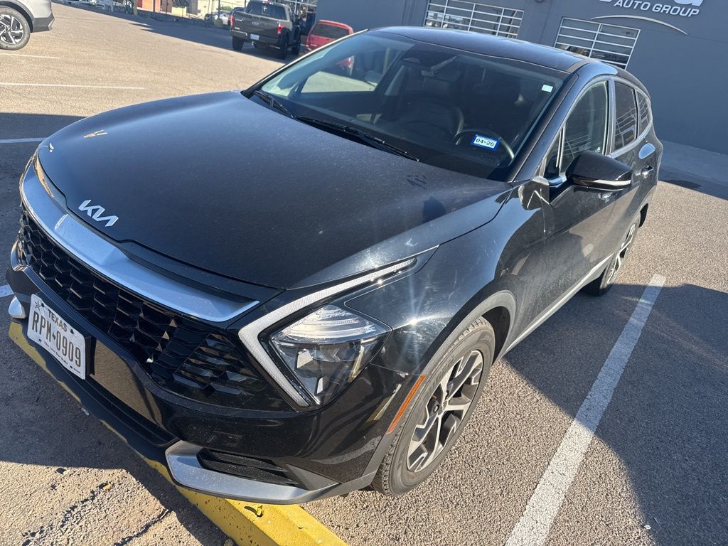 2023 Kia Sportage EX photo 2
