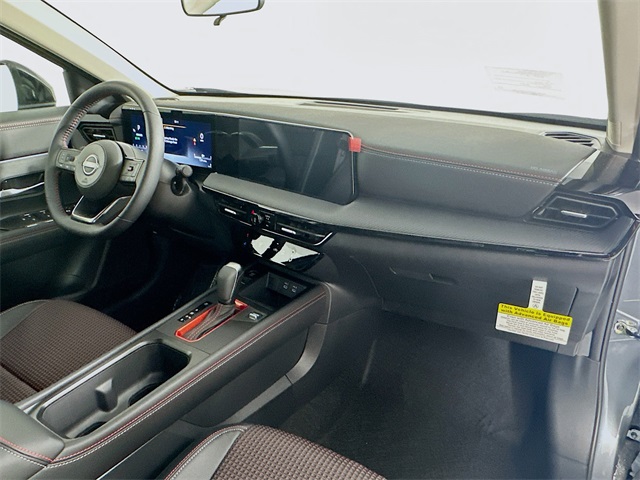 2026 Nissan Kicks SR photo 22