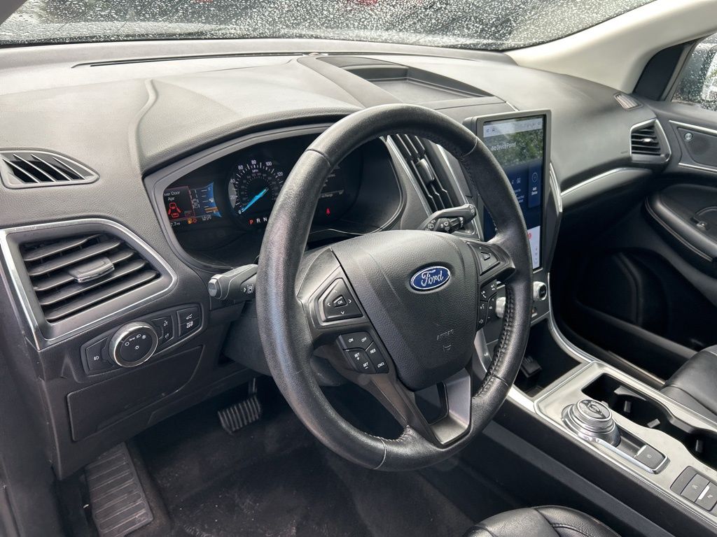 2022 Ford Edge Titanium photo 16