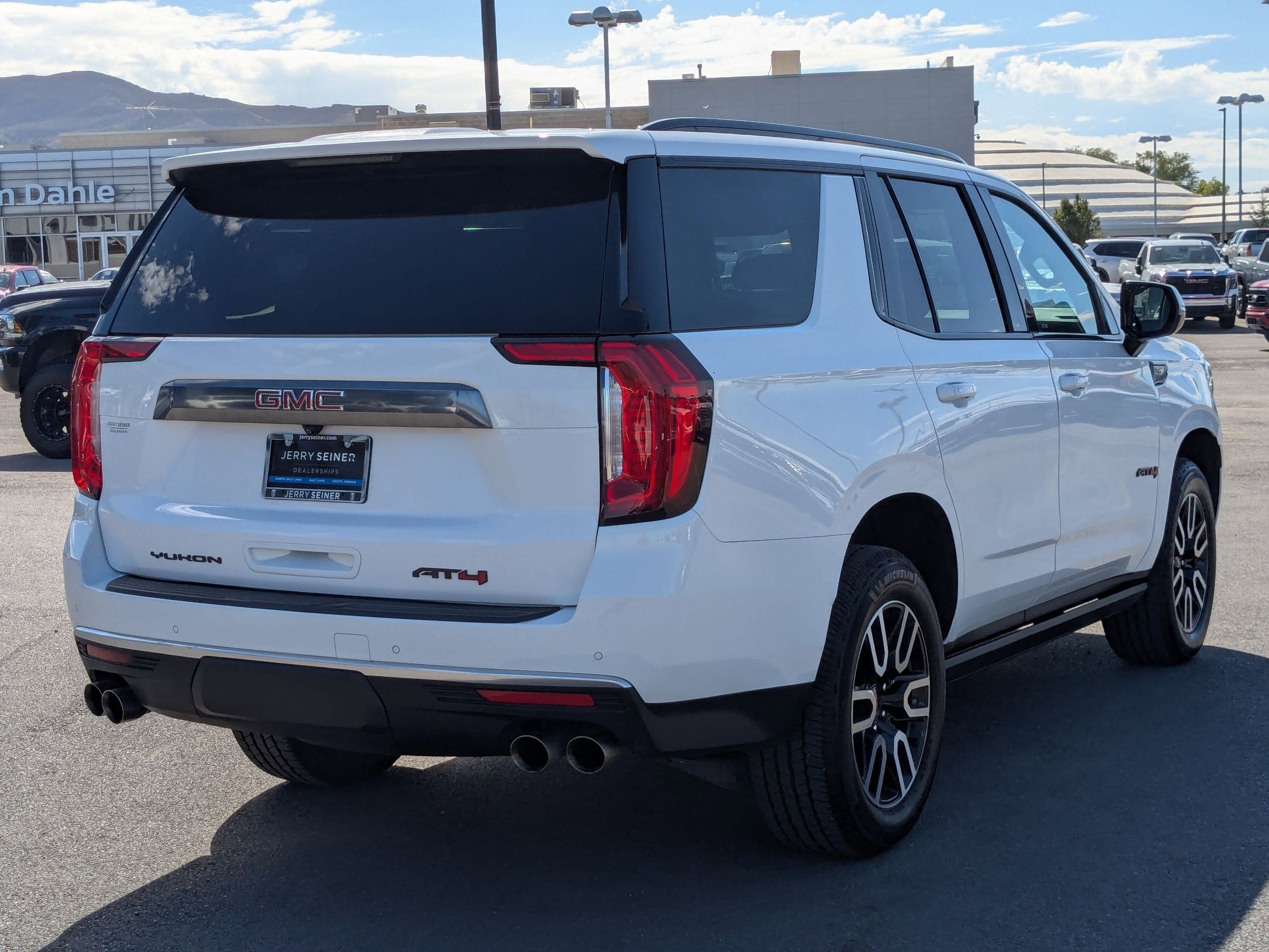 2022 Gmc Yukon AT4 photo 3