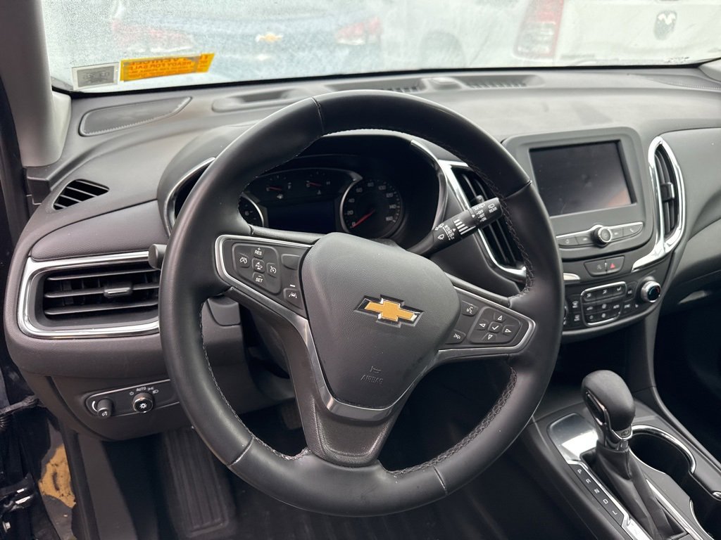2023 Chevrolet Equinox LT photo 2