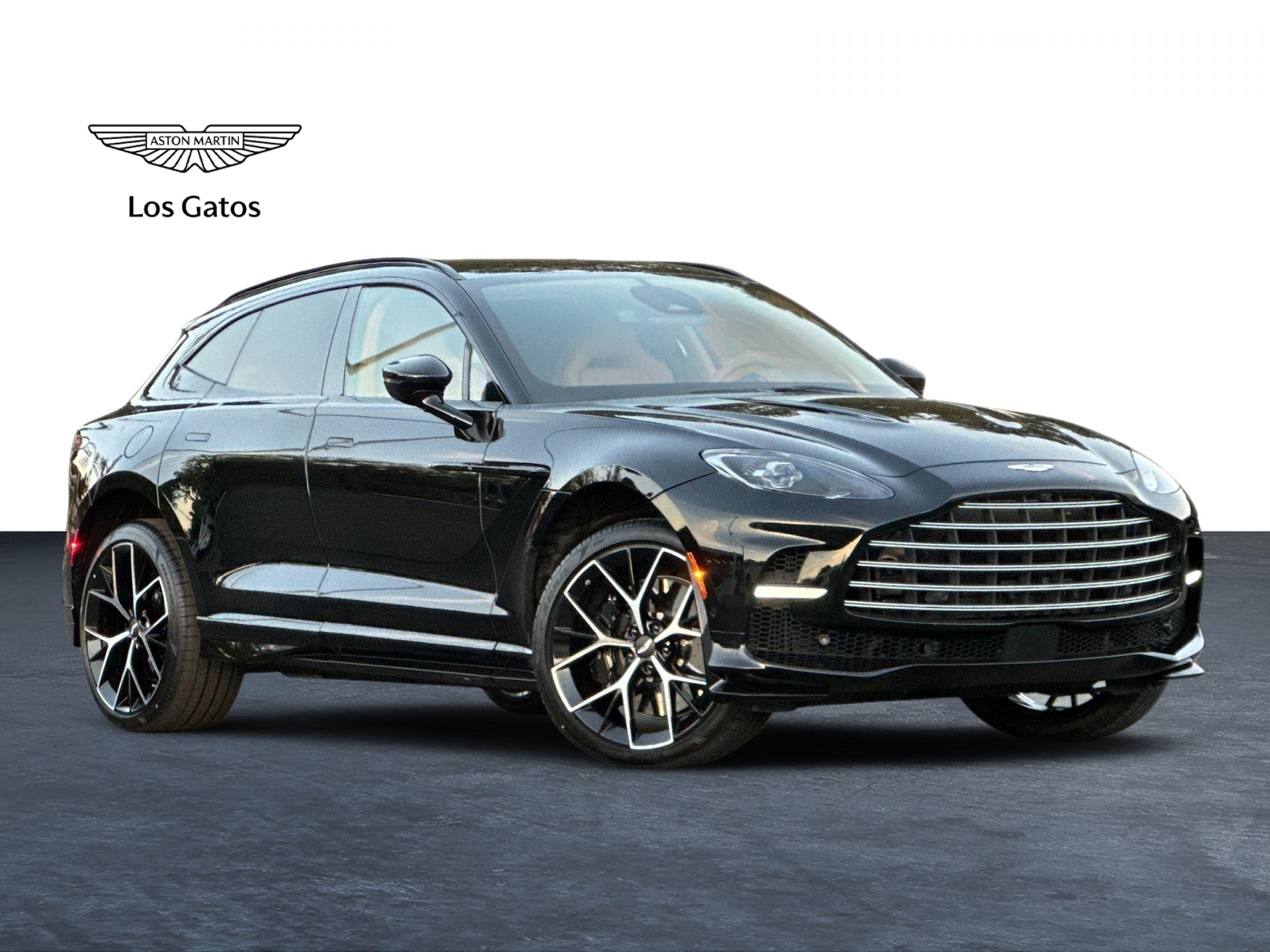 2026 Aston Martin DBX 707's photo