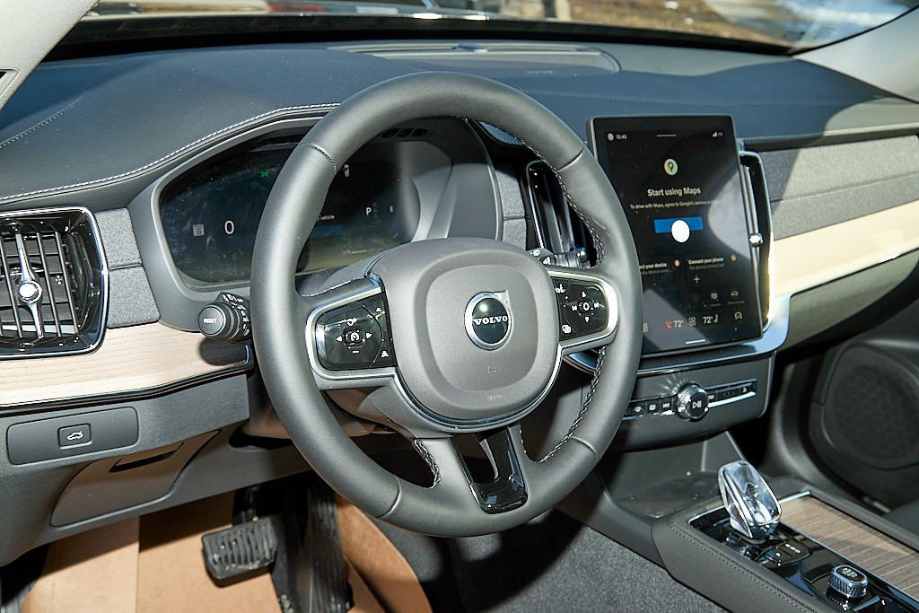 2026 VOLVO XC90 - Image 12