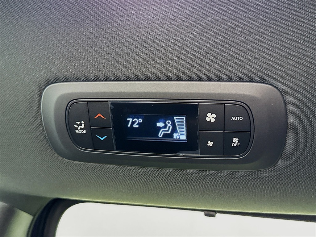 2025 Chrysler Pacifica photo 25