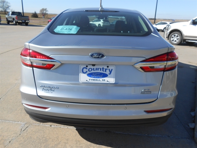 2020 Ford Fusion SE Hybrid photo 3