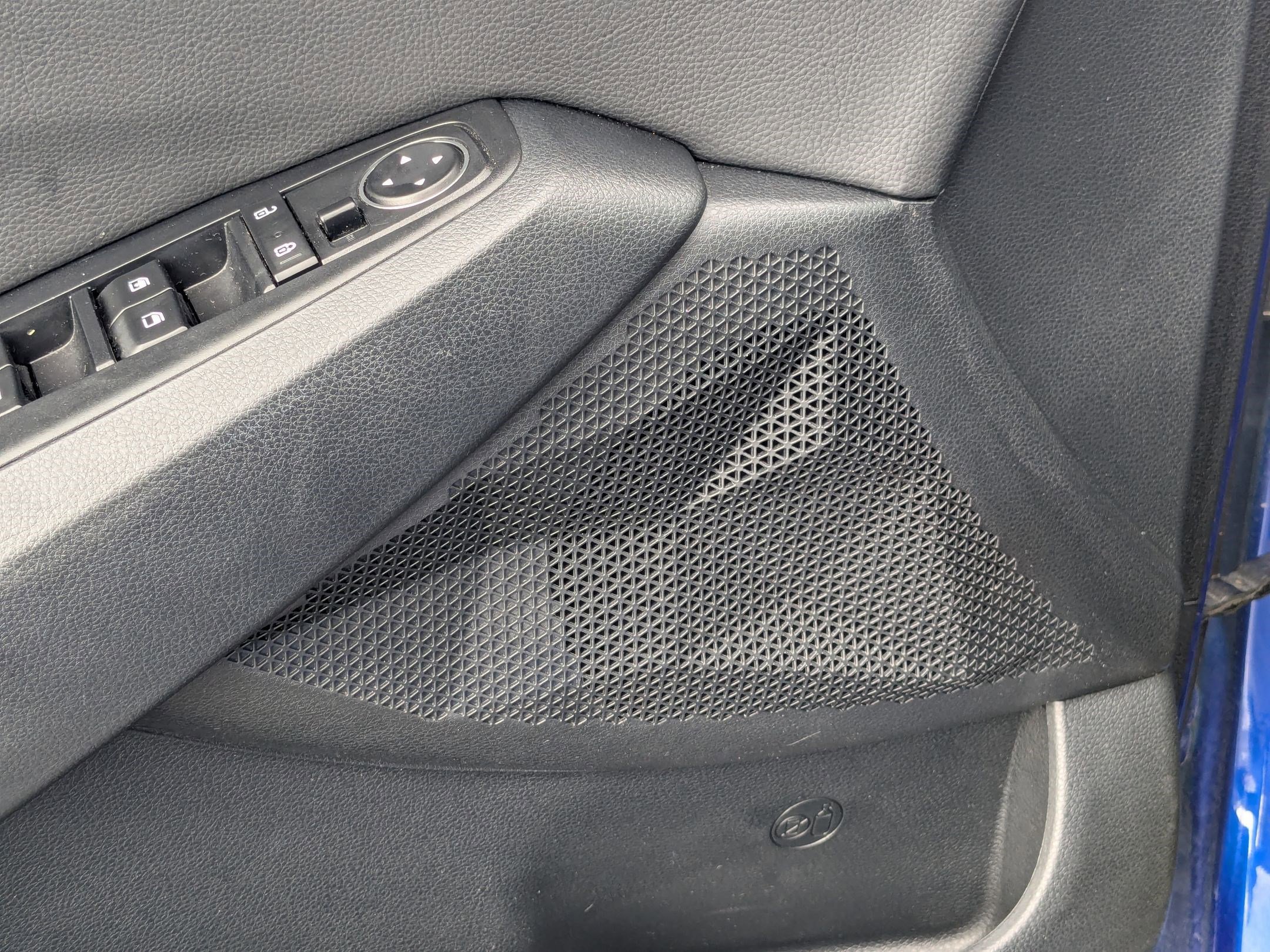 2021 Kia Seltos S photo 11