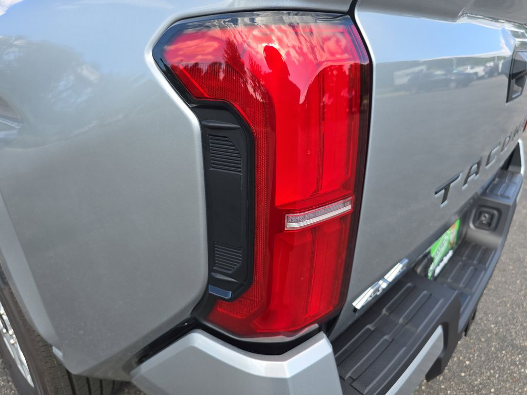 2025 Toyota Tacoma SR5 photo 32
