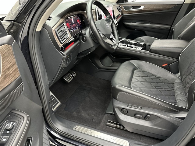 2025 Volkswagen Atlas SEL Premium R-Line photo 3