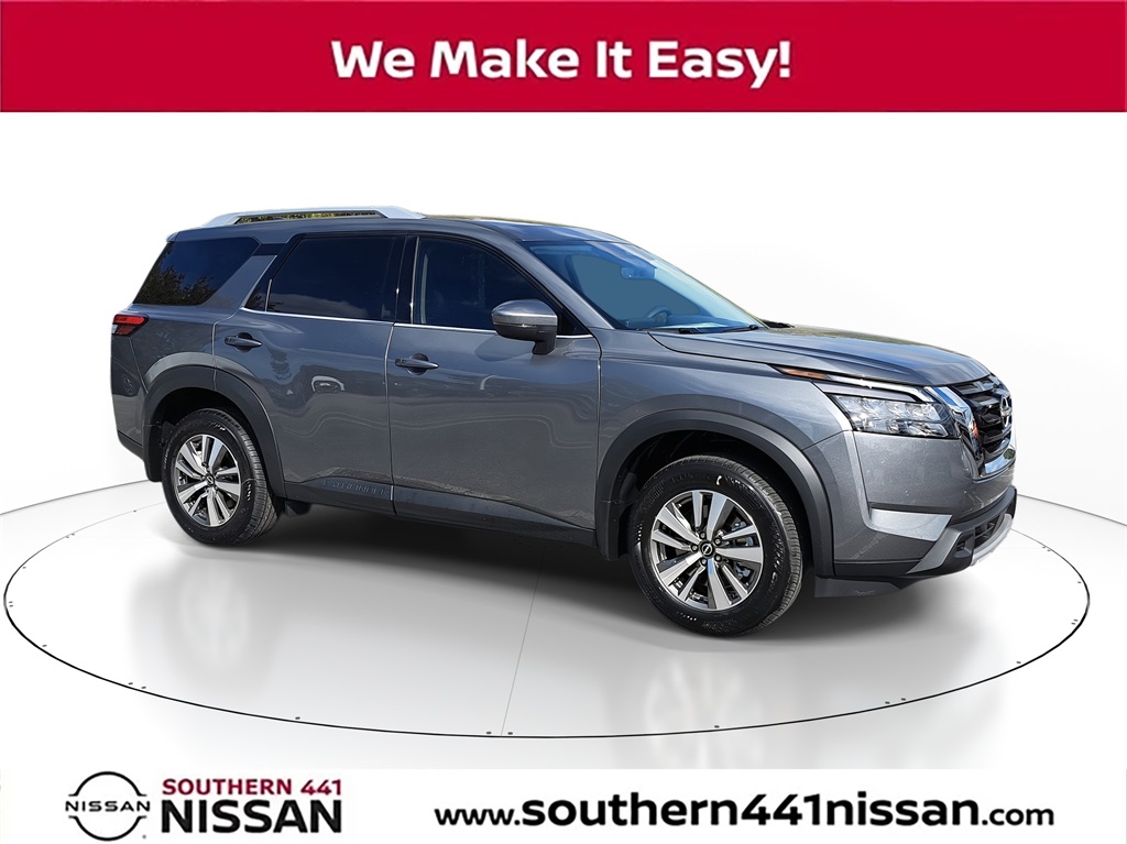 2025 Nissan Pathfinder SL's photo