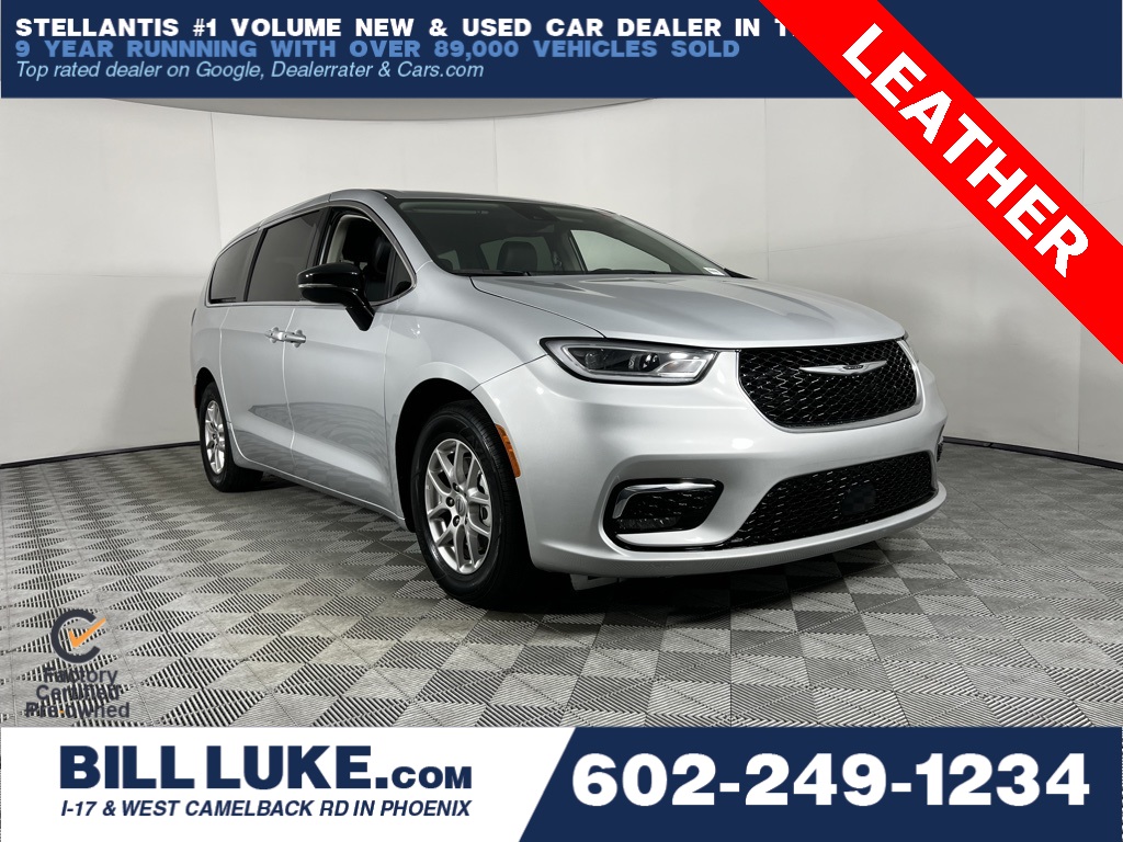 2024 Chrysler Pacifica Touring L's photo