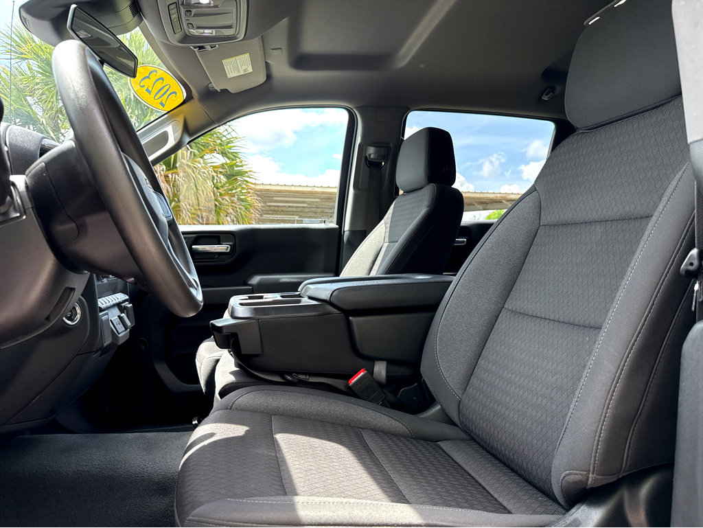 2023 Chevrolet Silverado 1500 Custom photo 12
