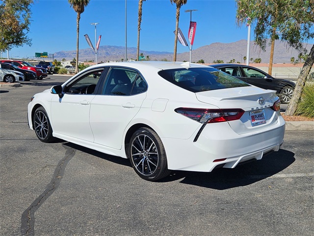 2024 Toyota Camry SE photo 8