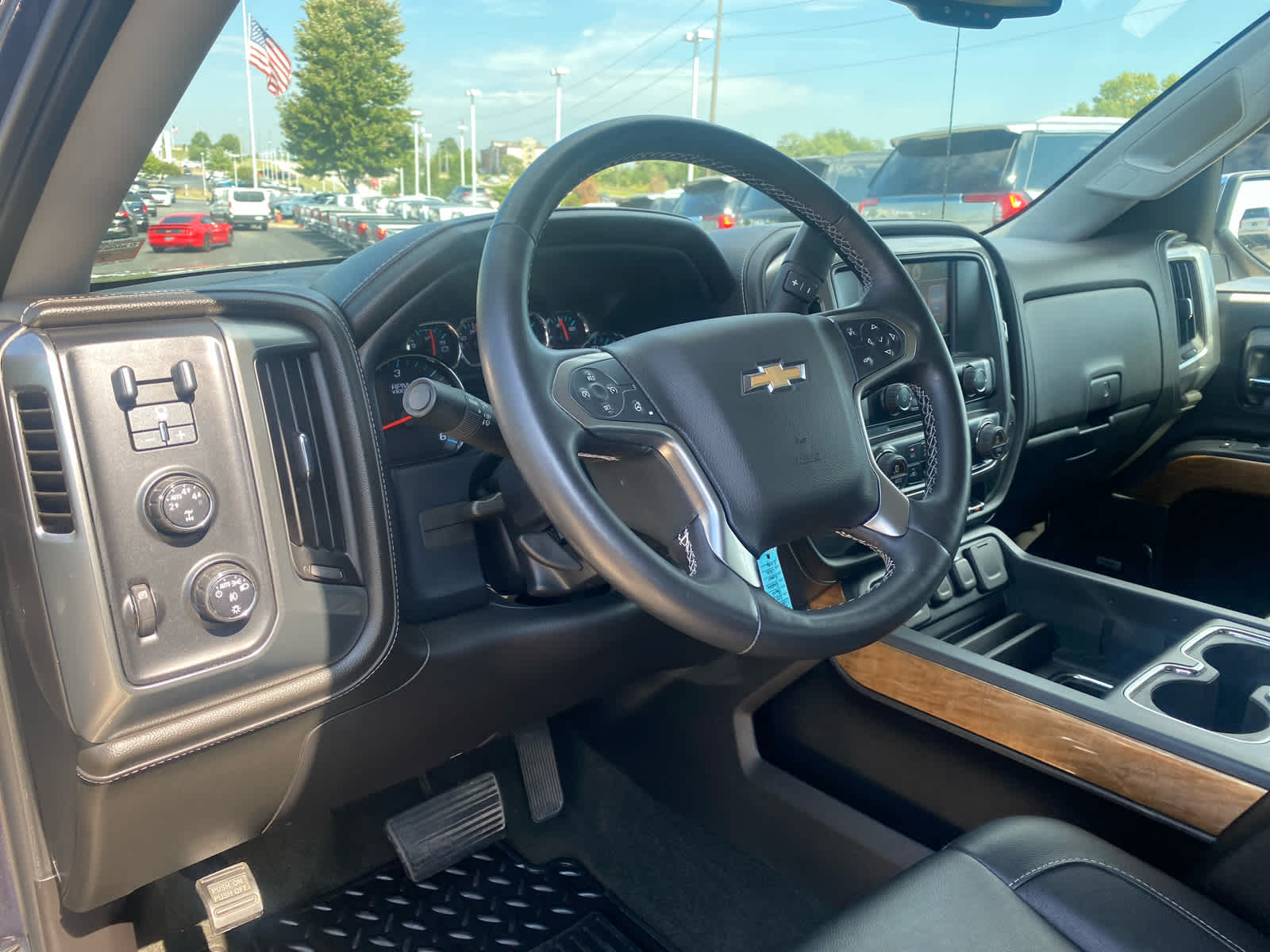 2015 Chevrolet Silverado 1500 LTZ photo 13