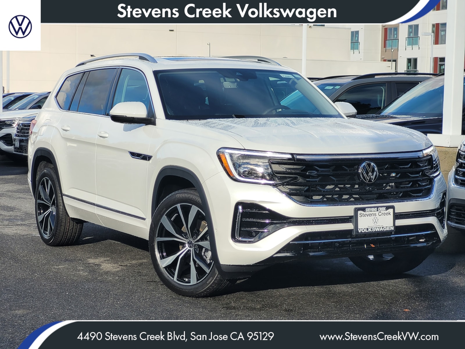 2026 Volkswagen Atlas SEL Premium R-Line's photo