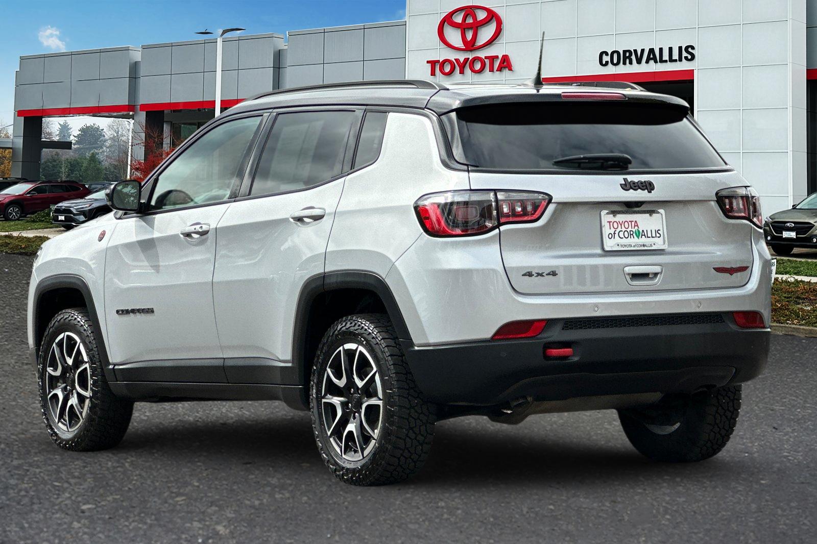 2024 Jeep Compass Trailhawk photo 5