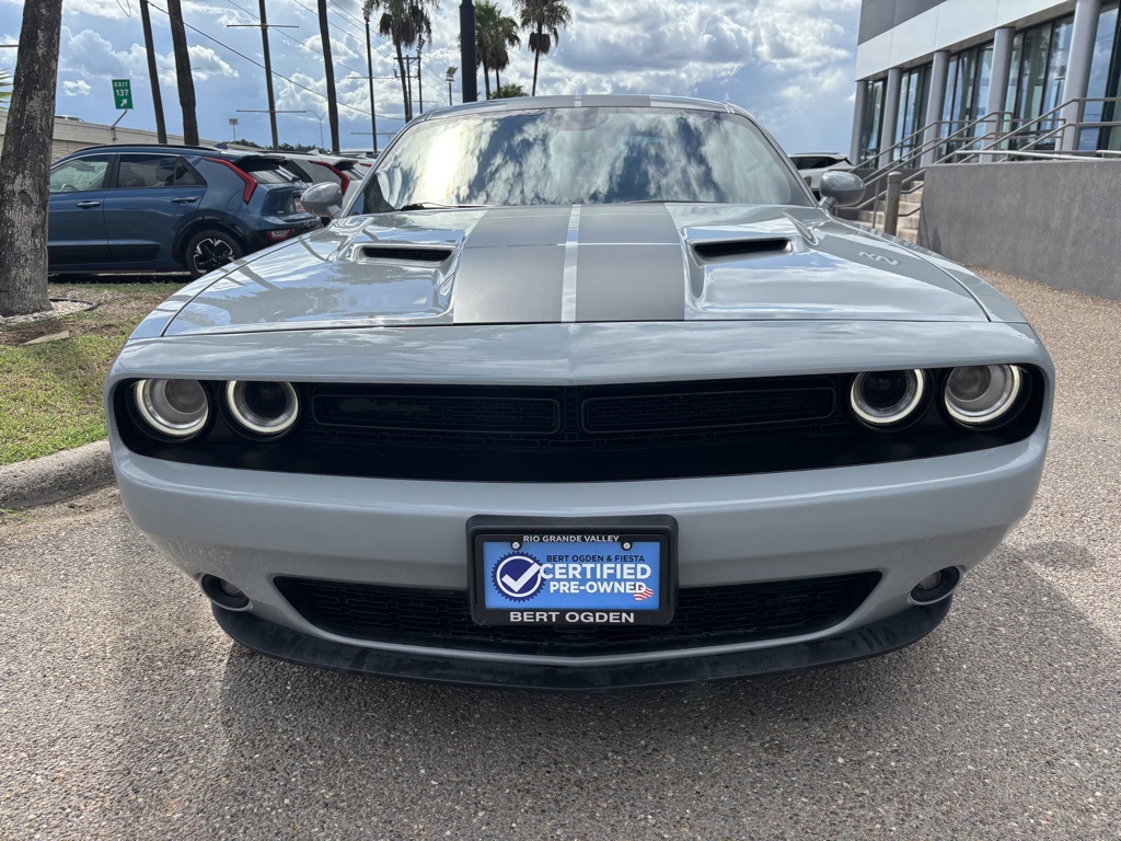 2022 Dodge Challenger SXT photo 2