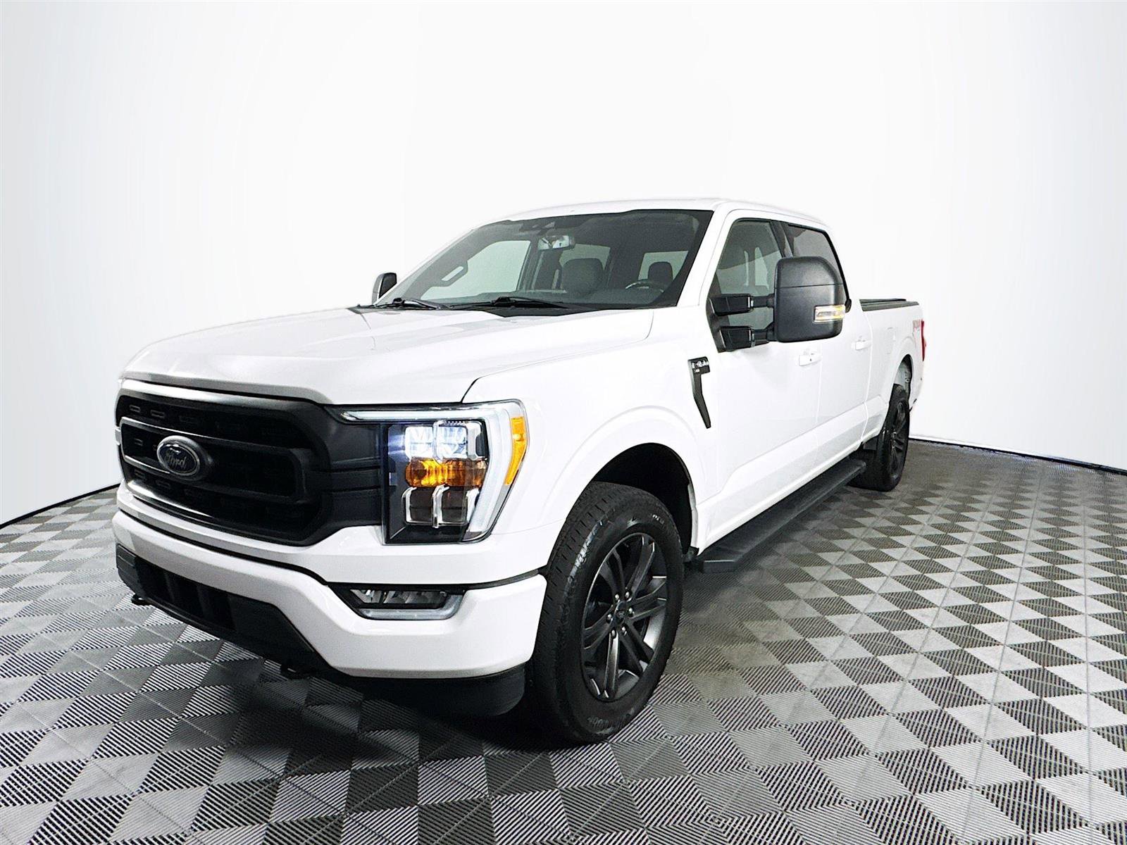 2022 Ford F-150 XLT photo 3