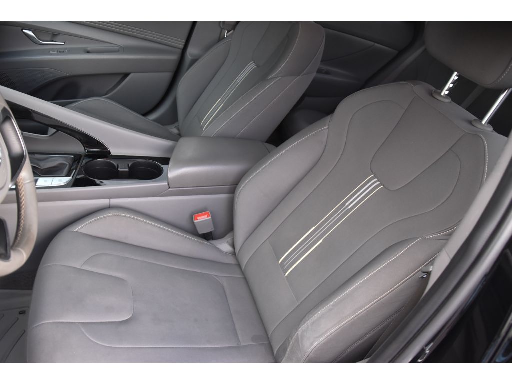 2022 Hyundai Elantra SEL Convenience photo 13