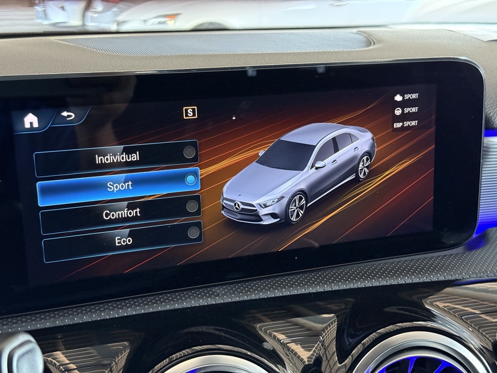 2022 Mercedes Benz A 220 photo 4