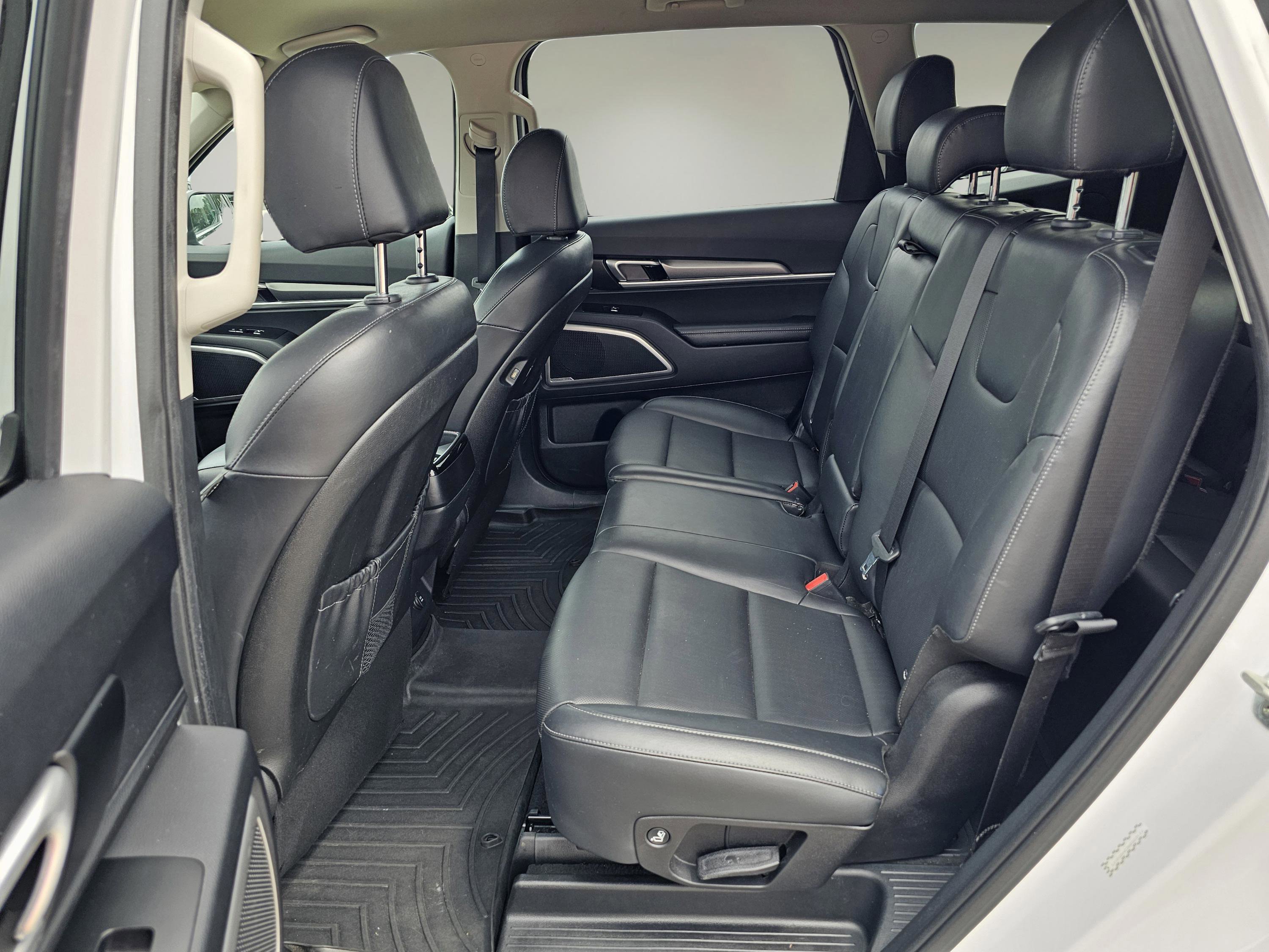 2022 Kia Telluride LX photo 28