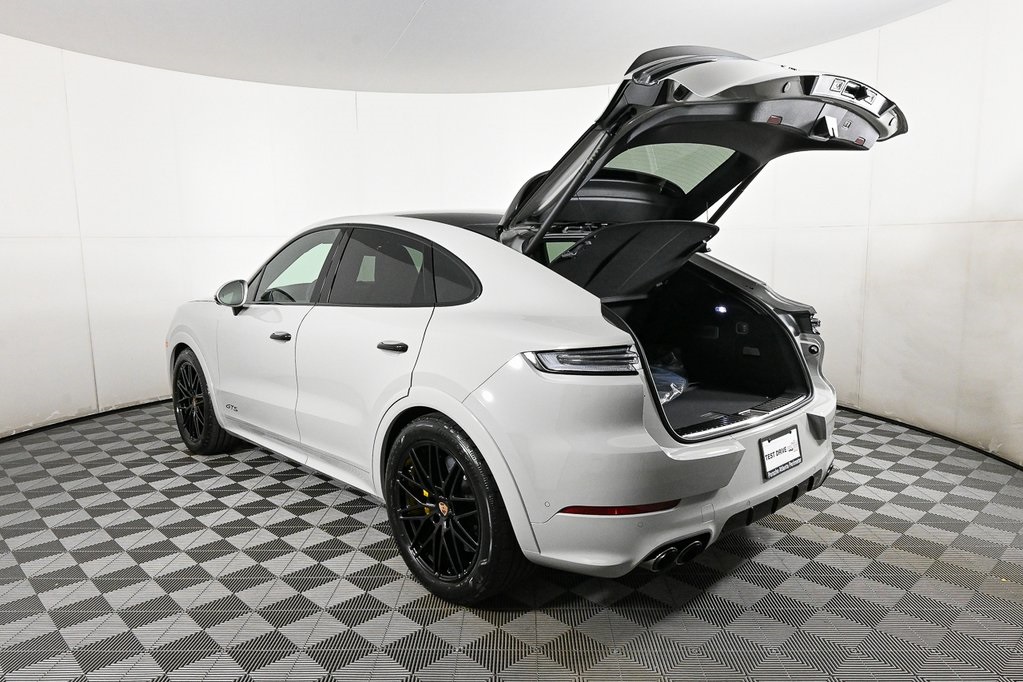 2026 Porsche Cayenne GTS Coupe photo 31