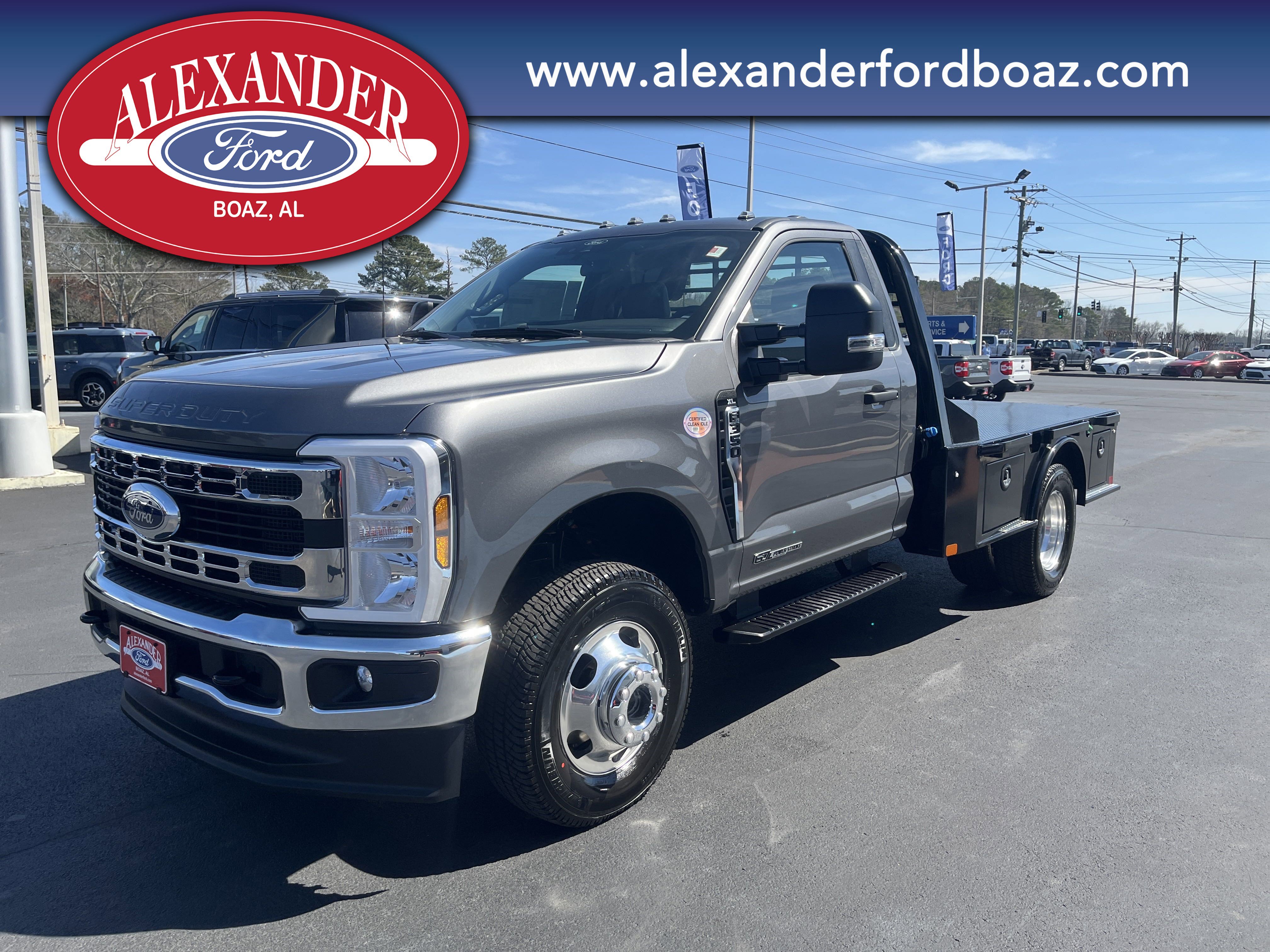 2025 Ford F-350 Super Duty Chassis Cab XL's photo