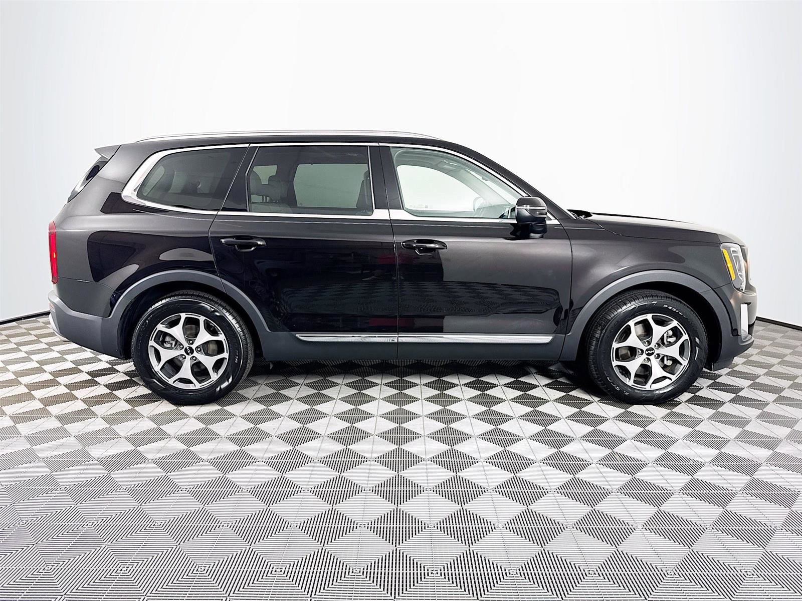 2022 Kia Telluride EX photo 8