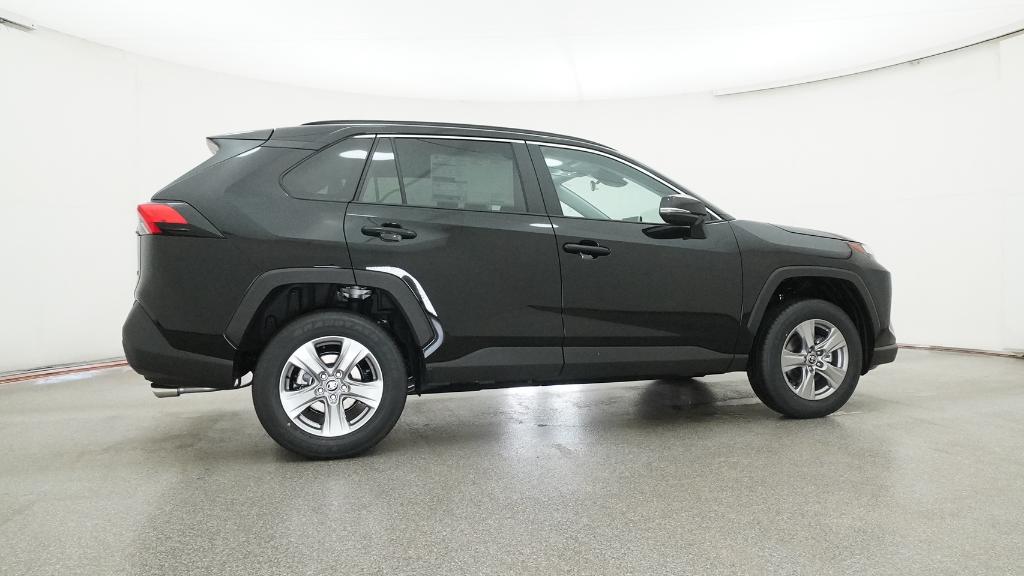 2025 Toyota RAV4 XLE photo 21